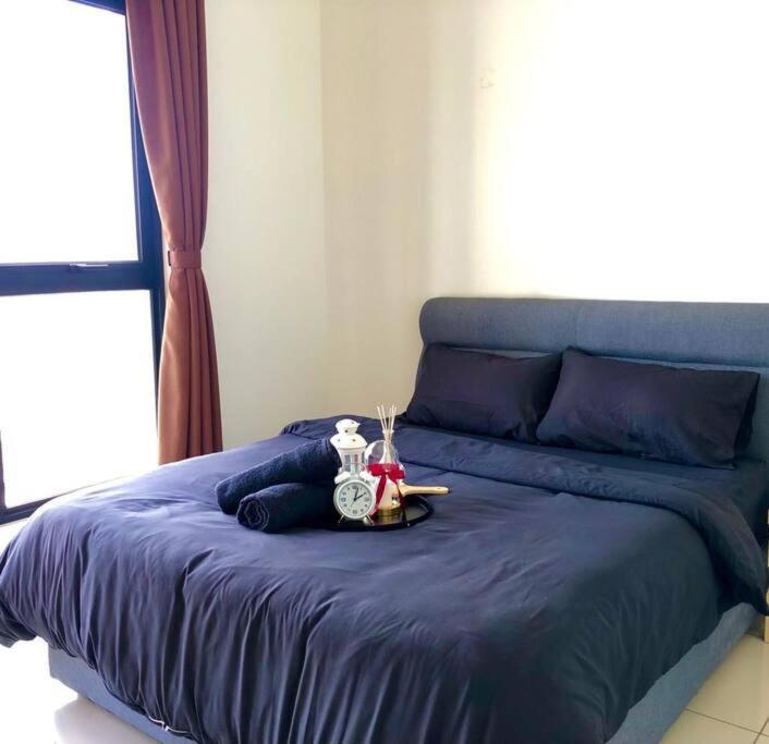 Cozy Mayfair Apartment