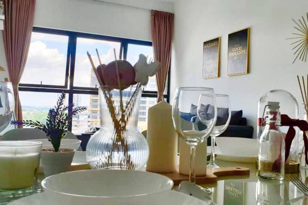 Cozy Mayfair Apartment *
